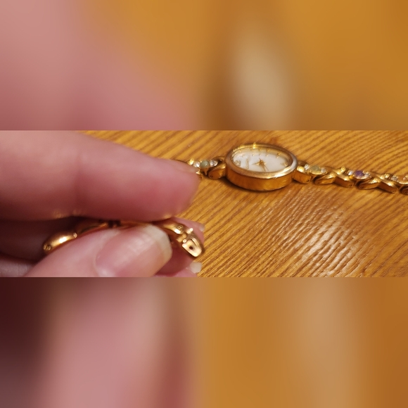Elgin Rare Vintage Posh Bejeweled Bracelet Wristwatch Gold,Jade,Opal - Picture 13 of 17